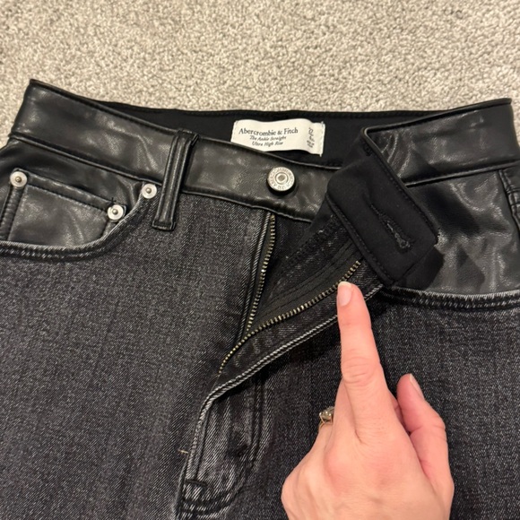 Abercrombie & Fitch Leather Trim Ultra High Rise Ankle Straight Jean size 27/4XL - Picture 10 of 15
